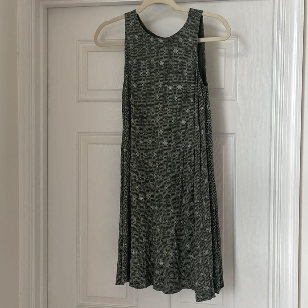 Old Navy green dress with white details. Size small.